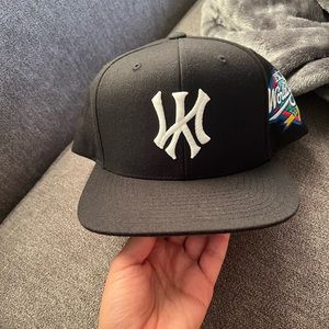 Kill the hype hat. Selling it cus it’s too small